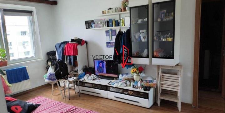 Basarabia, Diham apartament 3 camere, et. 8, 70 mp, 2 bai, bl. 1980